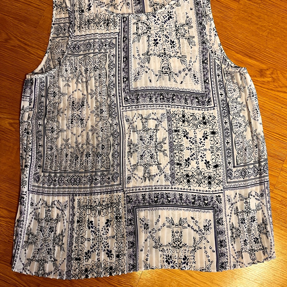 NWOT Adrienne Vittadini Sleeveless Blue, White & Black Top, Size XL